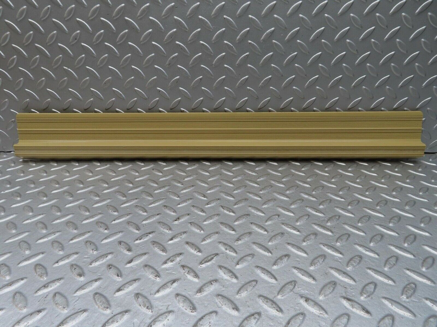 13483 Mercedes-Benz W123 200 Front Left Door Sill