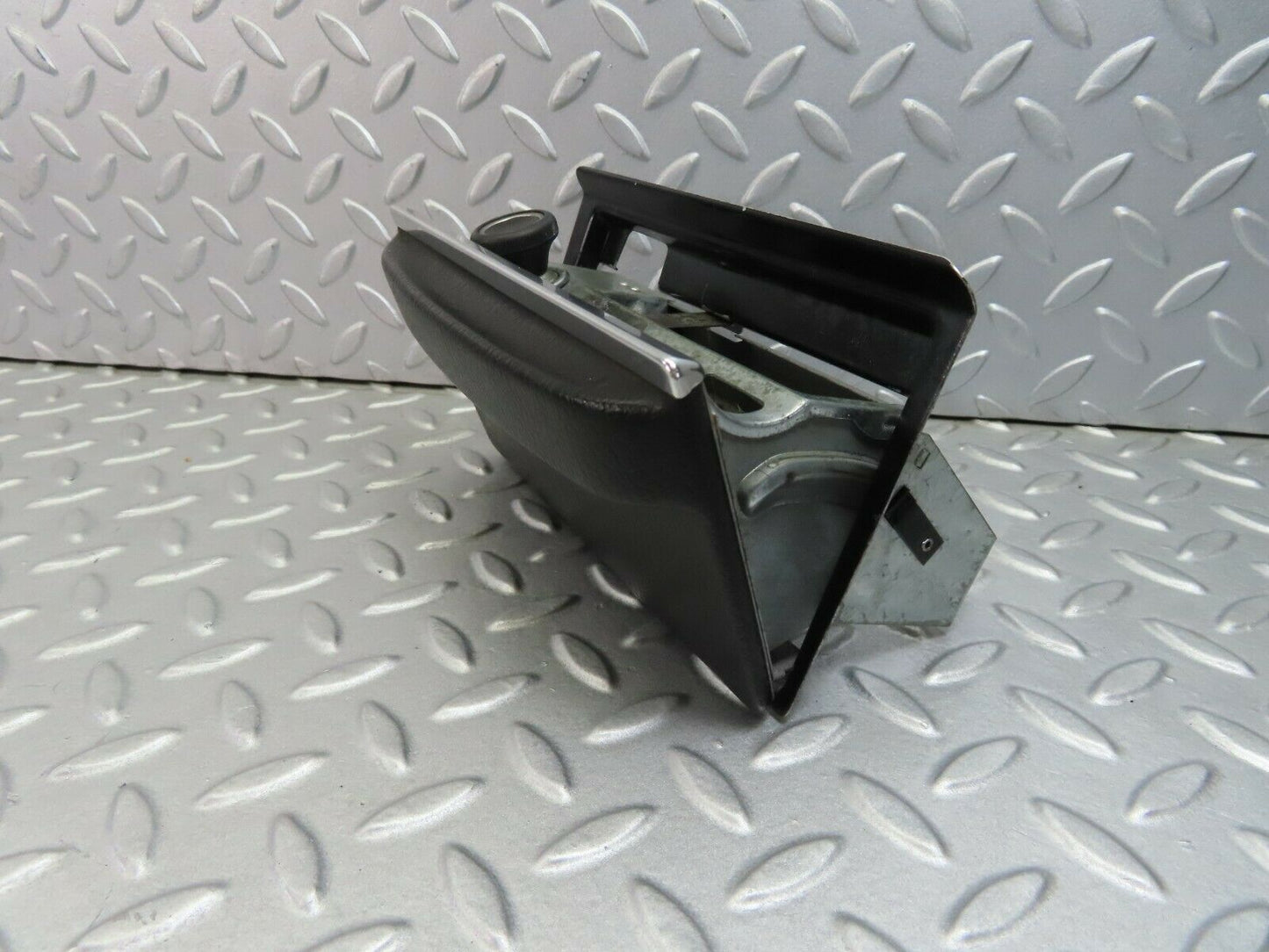 7905 Mercedes-Benz W115 220D Centre Console Ashtray Black
