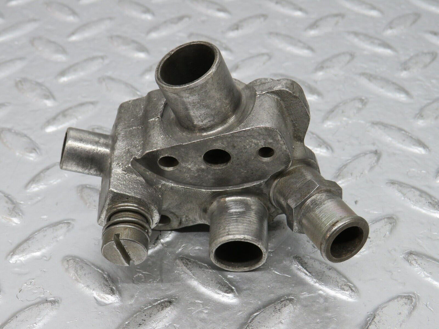 32767 Mercedes-Benz C107 R107 350 V8 Auxiliary Air Valve 1160940012