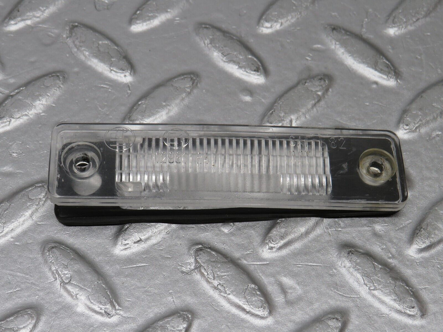 39136 Mercedes-Benz R107 500SL number Plate Light Lens 12981R4