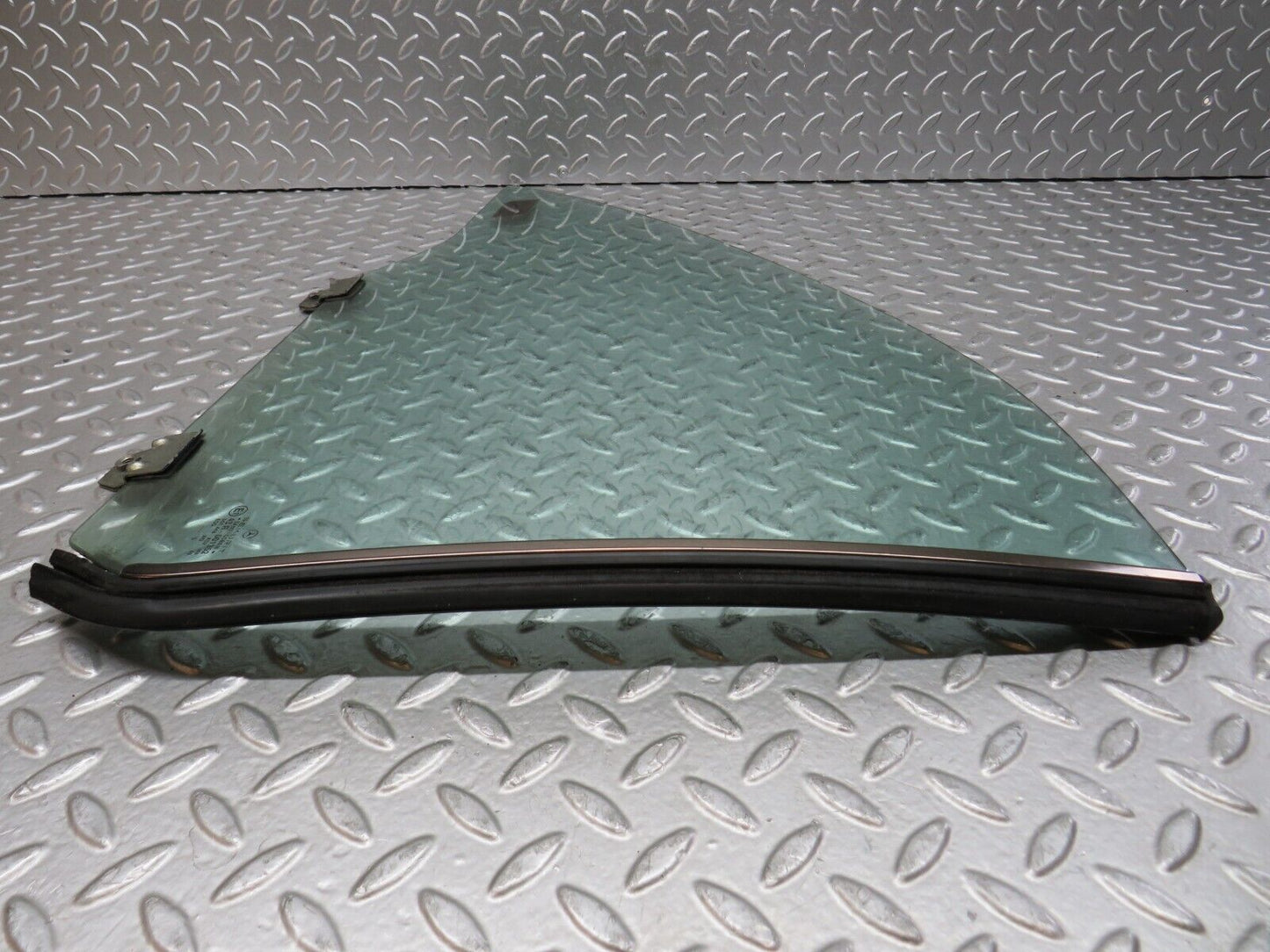 28942 Mercedes-Benz C124 320CE Coupe Rear Right Window Glass