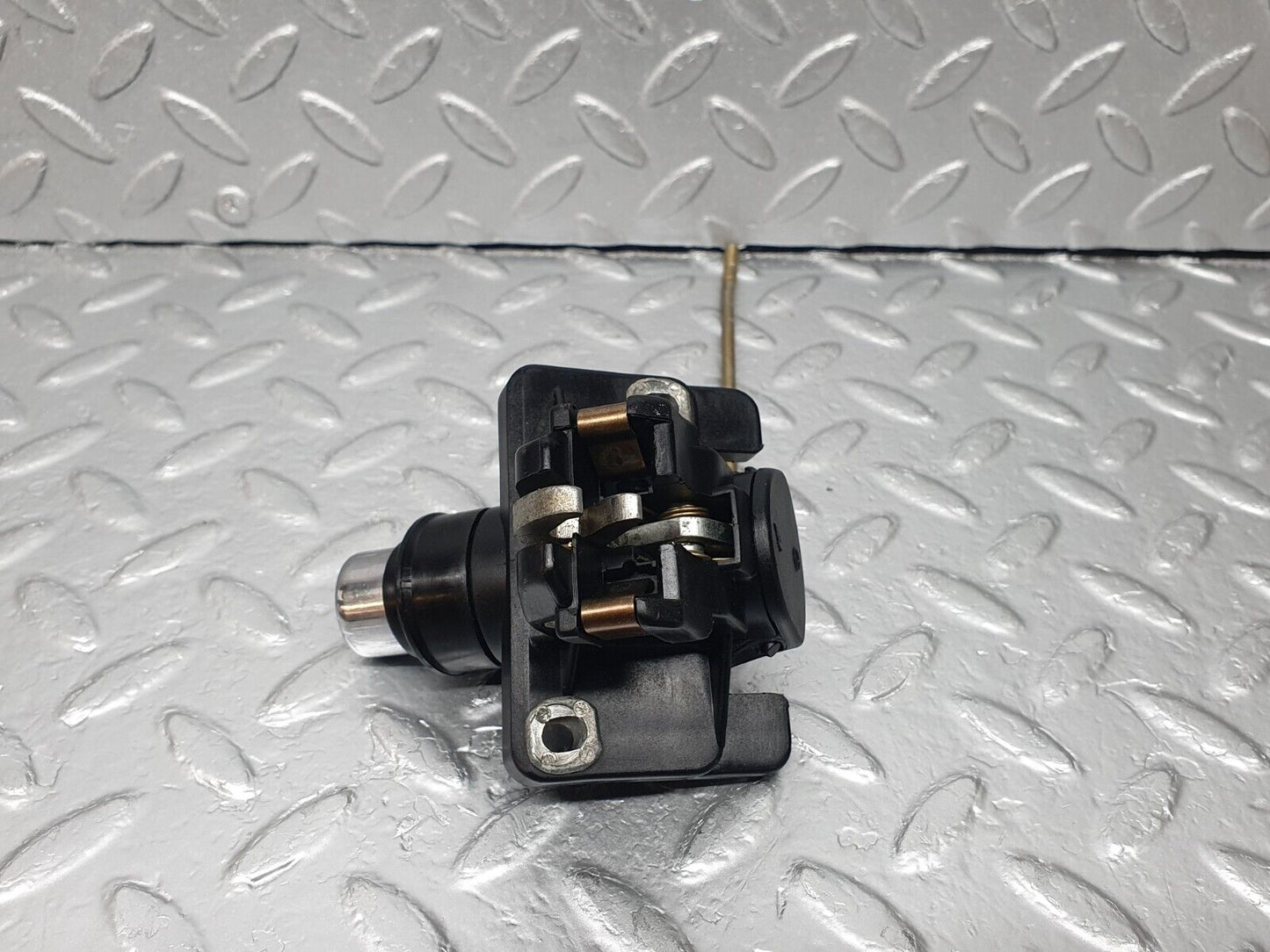 42788 Mercedes-Benz W201 190 Trunk Lock No Key