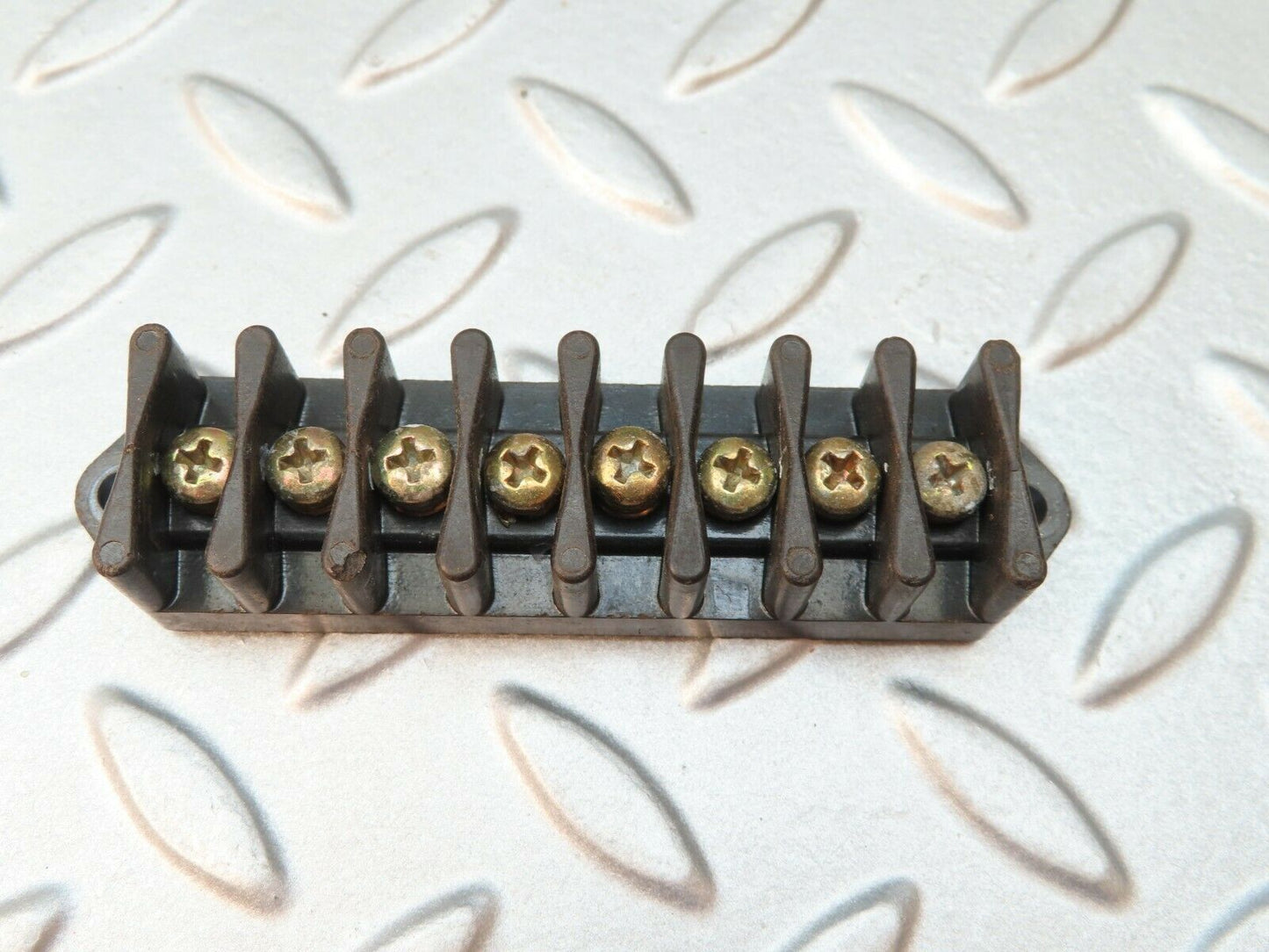 4052 Mercedes-Benz S123 200T Wagon Wire Clamping Block 21481