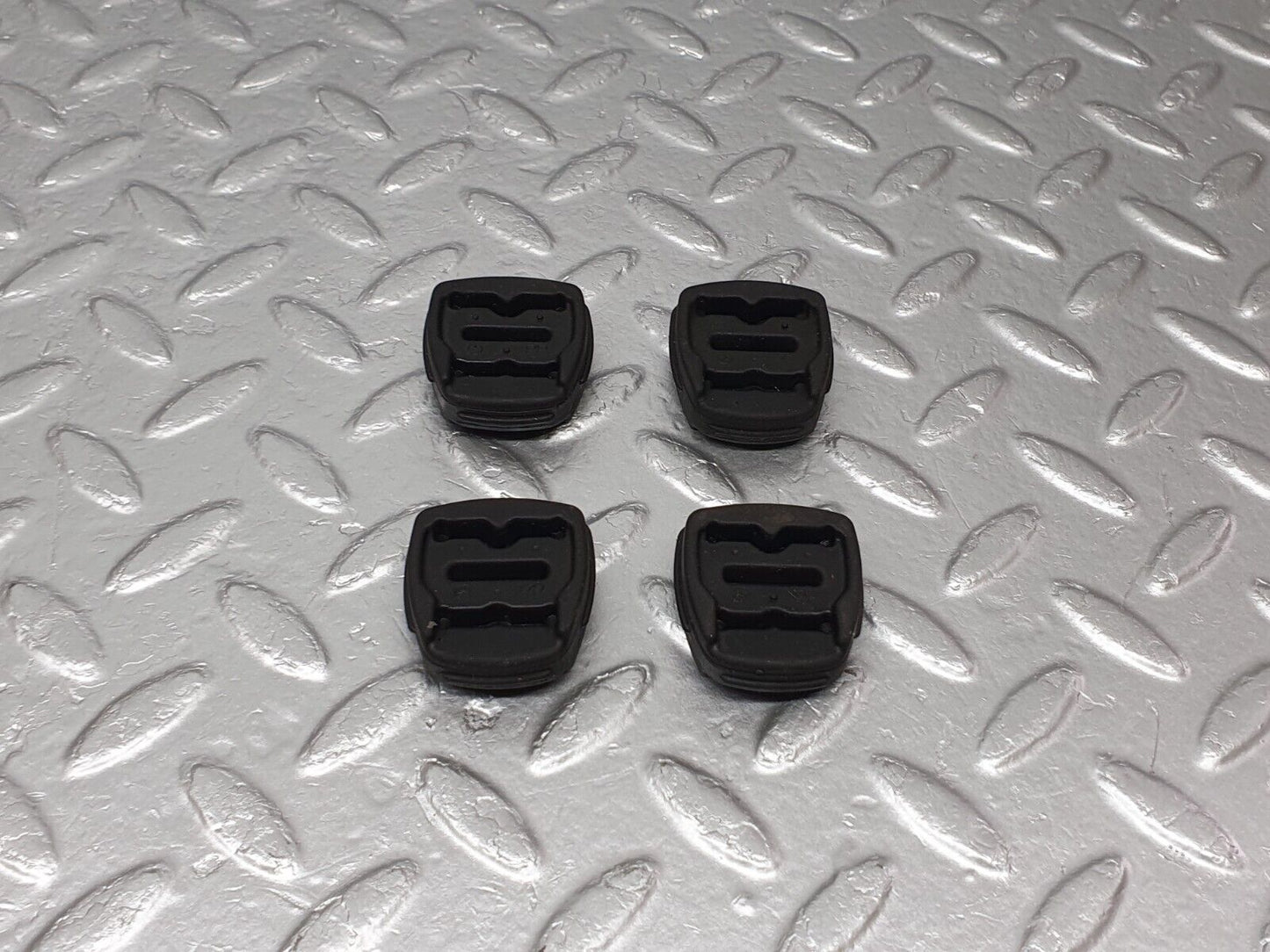 41845 Mercedes-Benz W202 C200 Fuel Pump Fuel Filter Rubber Bracket 1244780582
