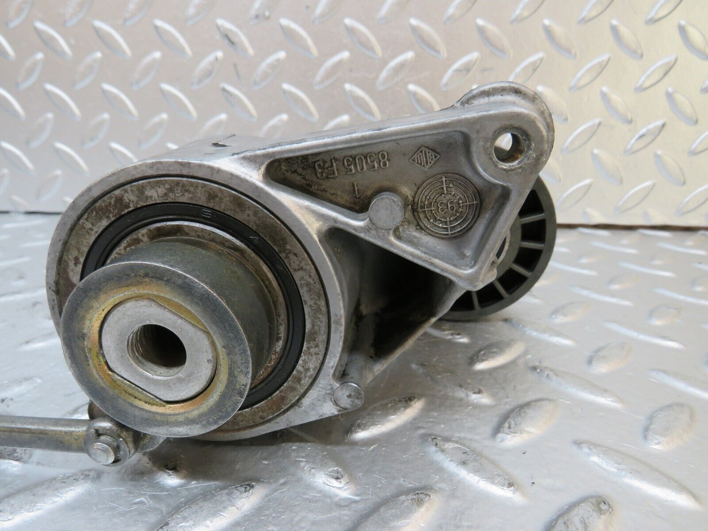 25937 Mercedes-Benz W124 280E Belt Tensioner 1032021140