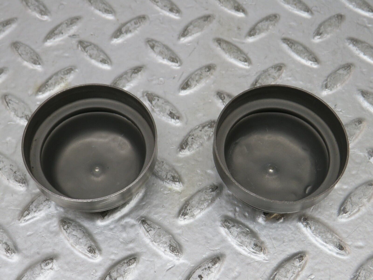 27406 Mercedes-Benz W123 280E Wheel Hub Locking Cap