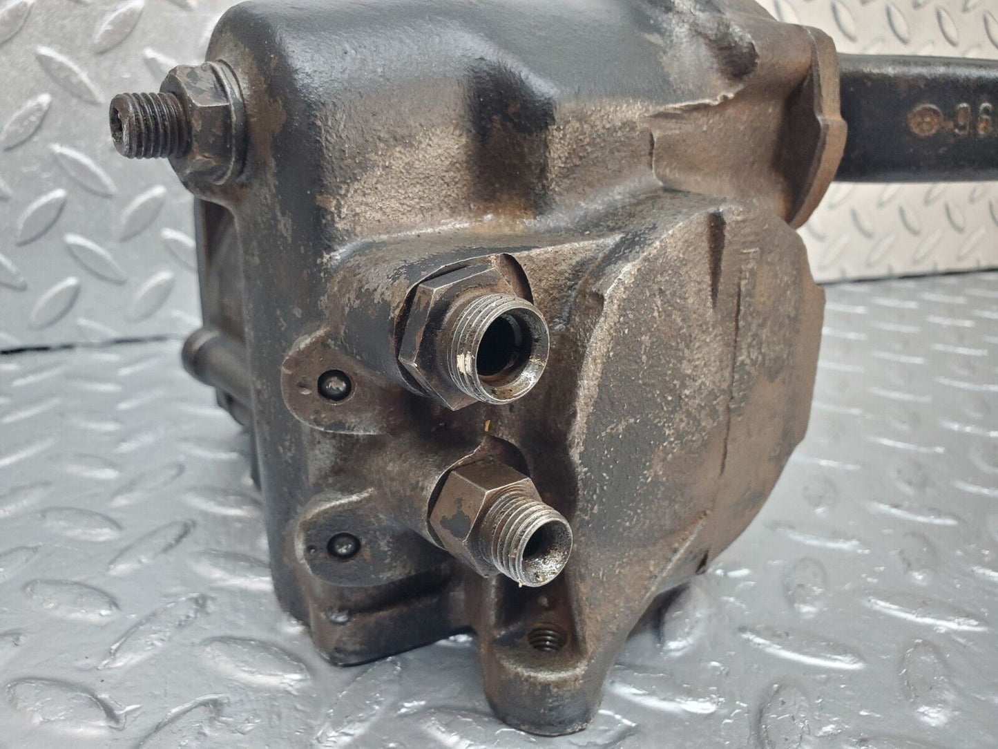 44530 Mercedes-Benz W123 280E Steering Box Steering Rack 1164610801