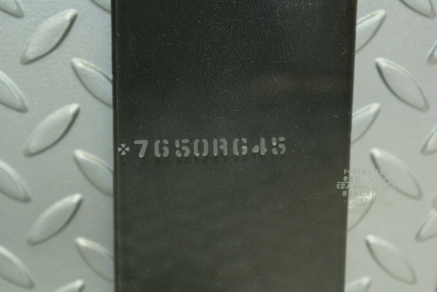 3095 Mercedes-Benz W115 220D Front Left Door Window Glass