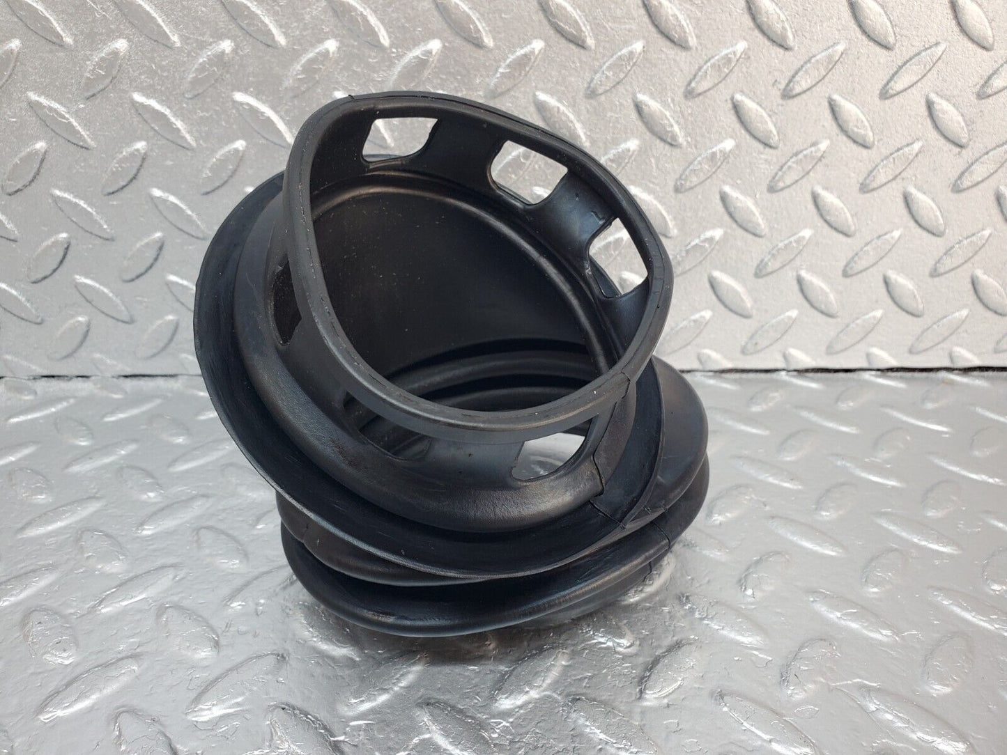 45672 Mercedes-Benz W126 420SE Fuse Box Rubber Grommet 1265450146