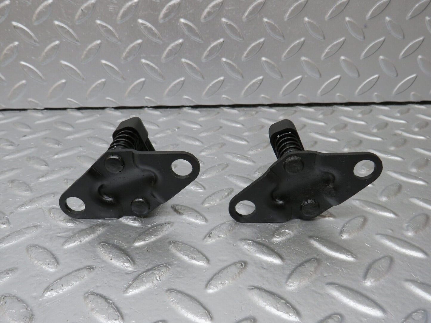 34592 Mercedes-Benz C126 380SEC Coupe Bonnet Lock Catch Pair 1268800060