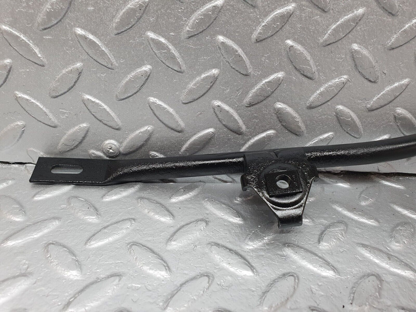 41507 Mercedes-Benz W124 200E Horn Bracket