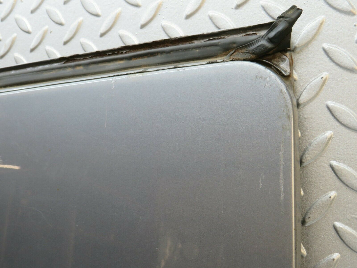 22851 Mercedes-Benz C107 450SLC Coupe Sunroof Panel
