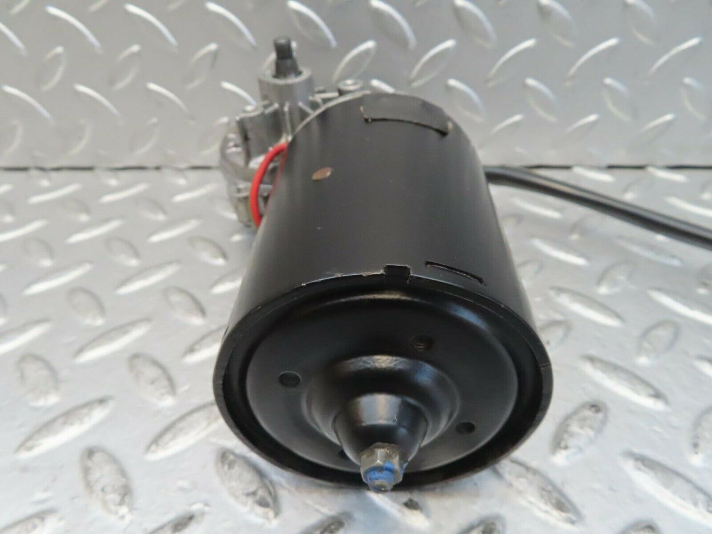 15475 Mercedes-Benz W123 230E Wiper Motor Bosch 0390341077
