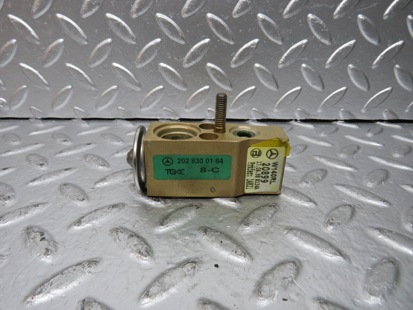 24900 Mercedes-Benz W140 S320 Air Condition Expansion Valve 2028300184