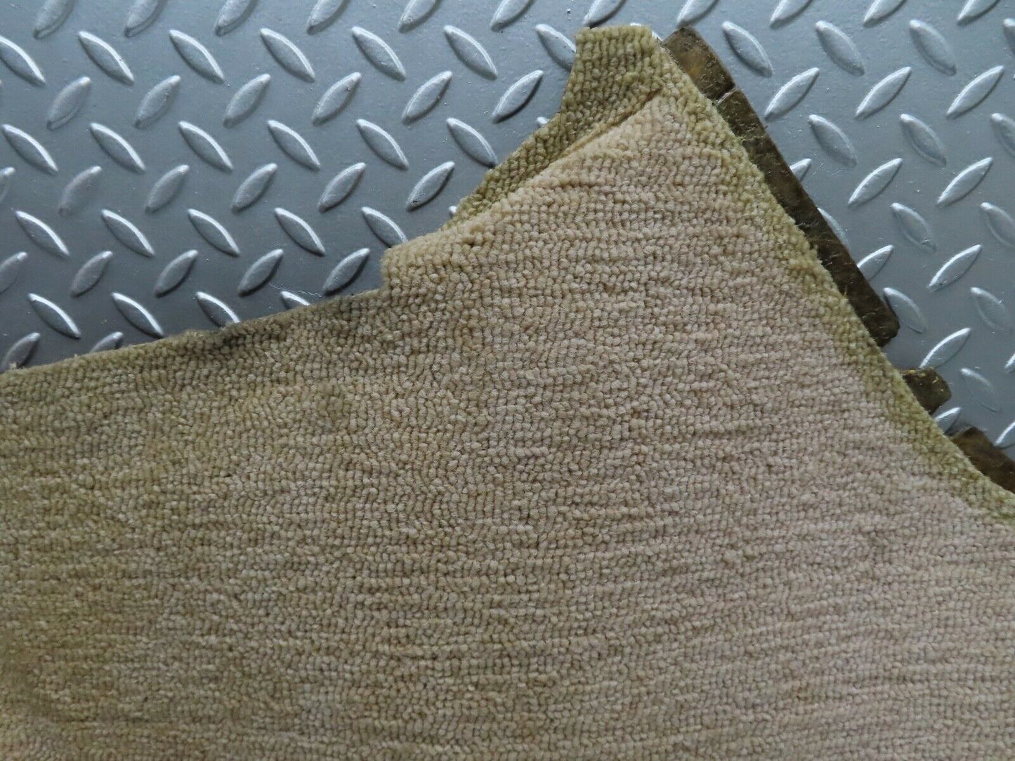 21172 Mercedes-Benz W123 230E Centre Console Carpet Beige Left Side