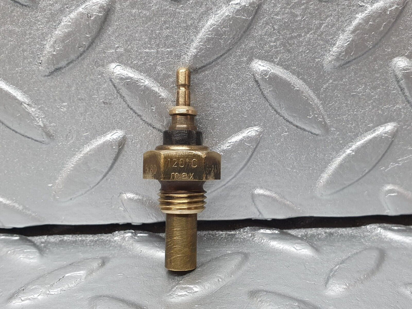 41333 Mercedes-Benz W123 280E Coolant Temperature Sensor VDO 0055421017