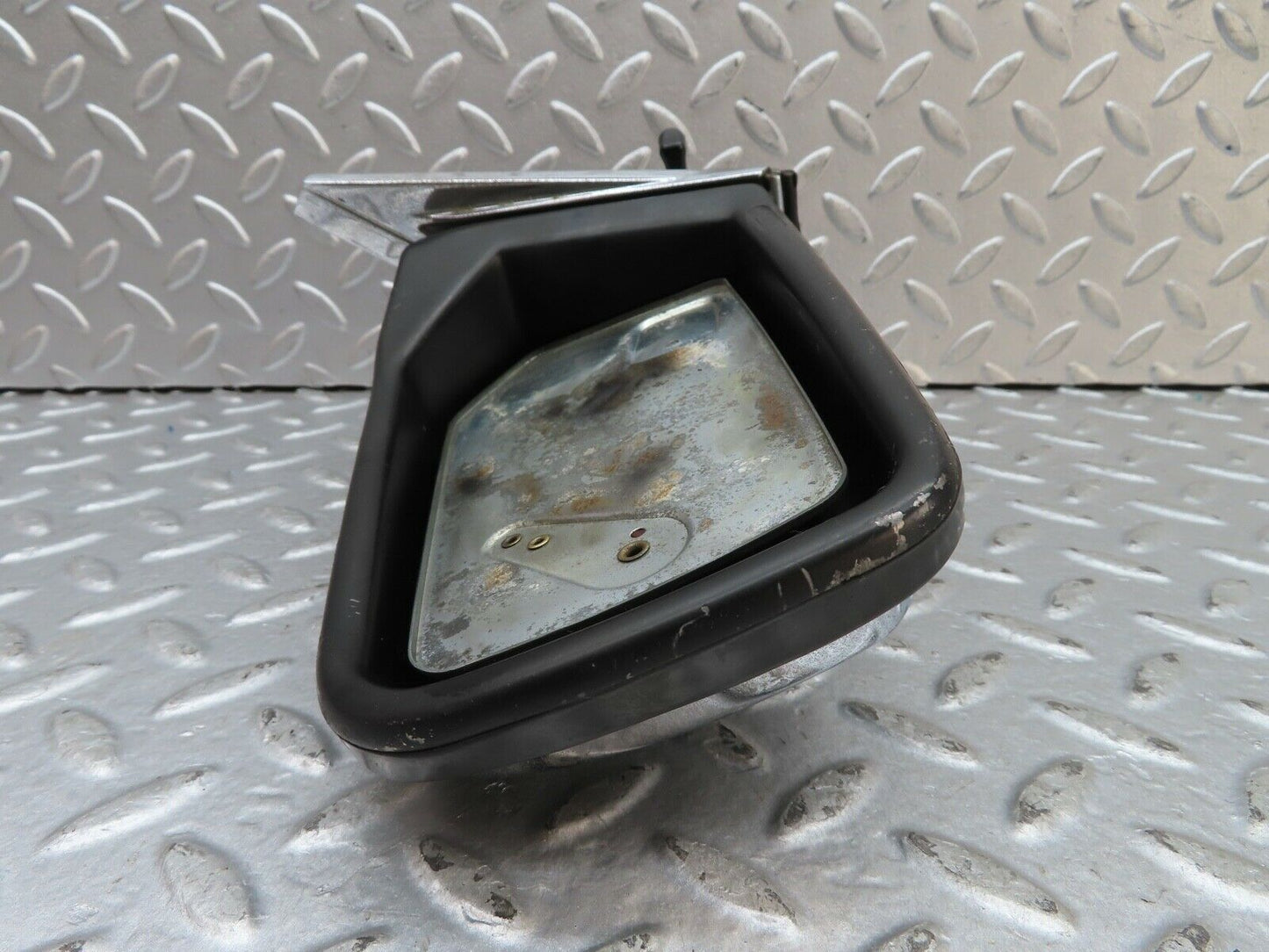 19219 Mercedes-Benz W123 300D Left Wing Mirror Housing 1238110341