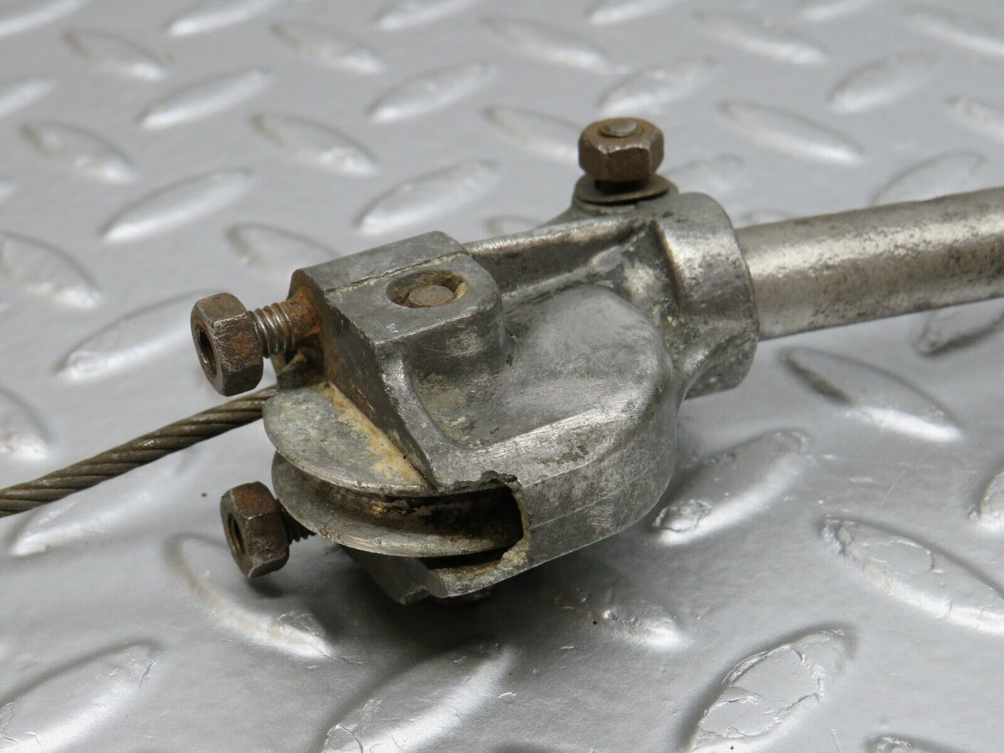 40454 Mercedes-Benz W110 230 Handbrake Cable Handbrake Pulley 1104200790