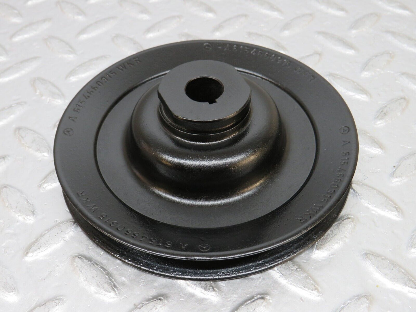 32251 Mercedes-Benz W116 350SE Power Steering Pump Pulley 6154660315