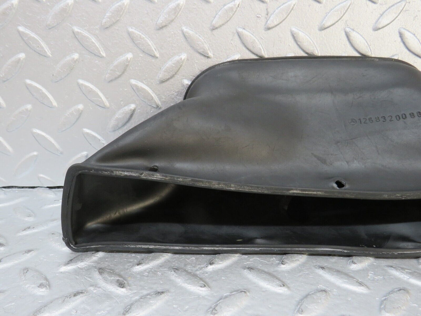 36158 Mercedes-Benz W126 420SE Heating Duct Rubber 1268320088