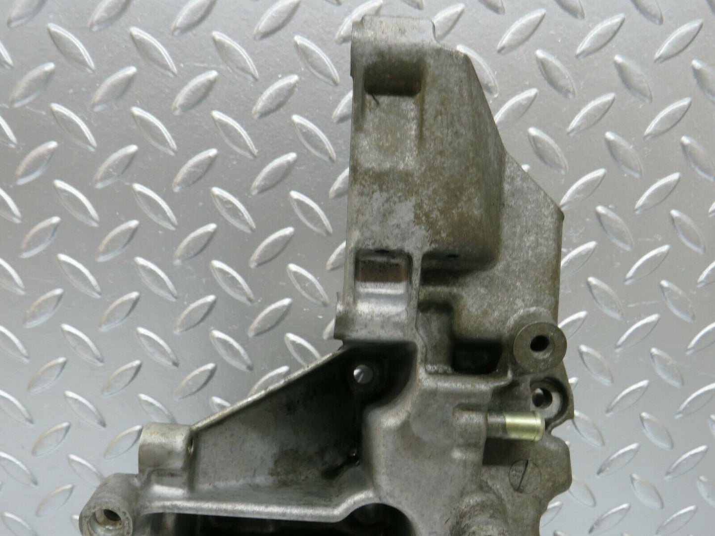 24431 Mercedes-Benz S124 220TE Wagon Power Steering Pump Bracket 1111310535
