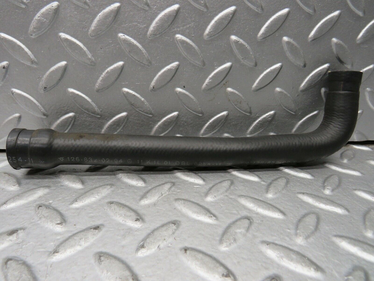 21766 Mercedes-Benz W126 300SE Heater Hose 1268320294