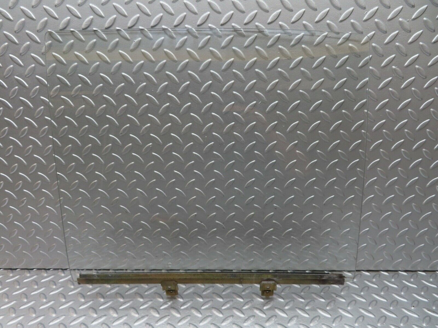 18112 Mercedes-Benz W123 200 Rear Left Window Glass