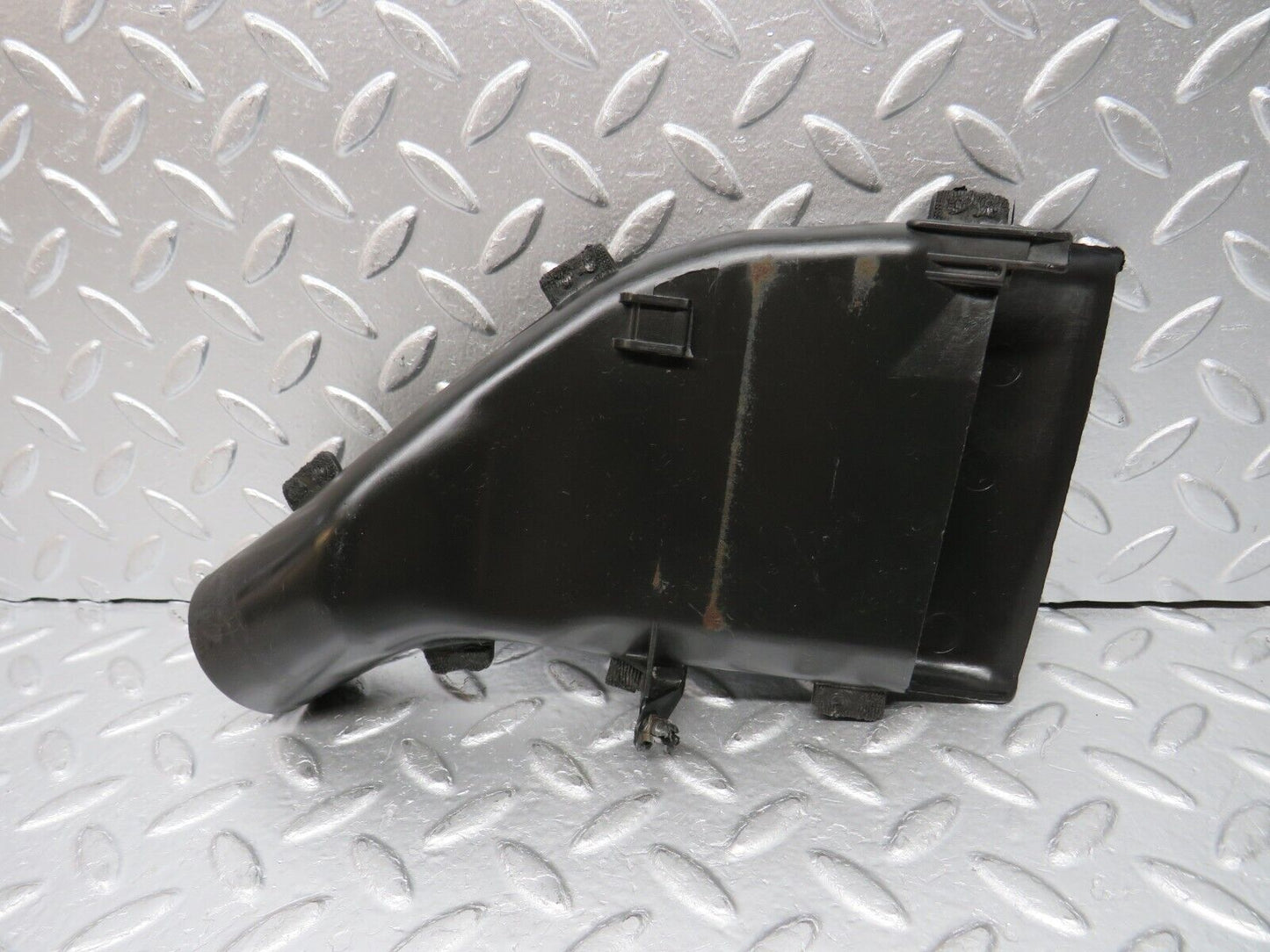 30728 Mercedes-Benz W201 190E Air Intake Suction Pipe 6010940011