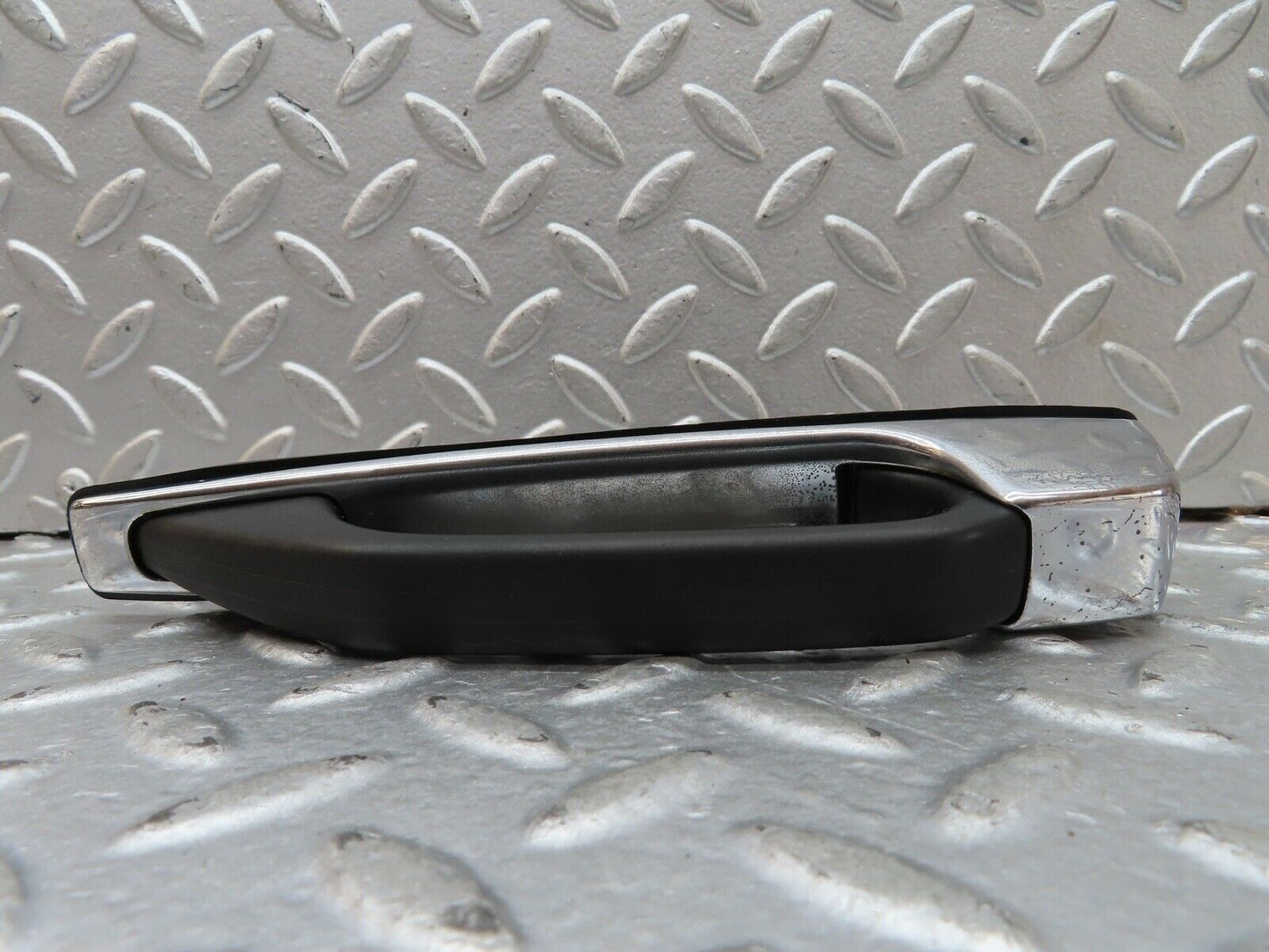 19149 Mercedes-Benz W123 300D Rear Exterior Door Handle 1237600359