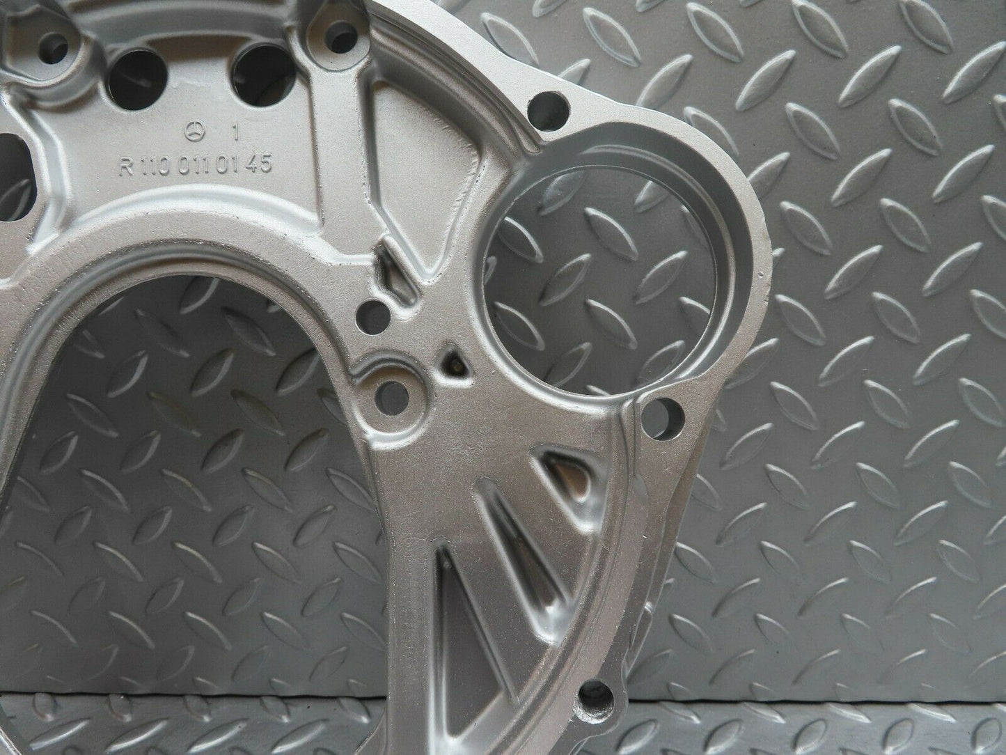 4791 Mercedes-Benz W114 280CE Coupe Gearbox Flange 1100110145