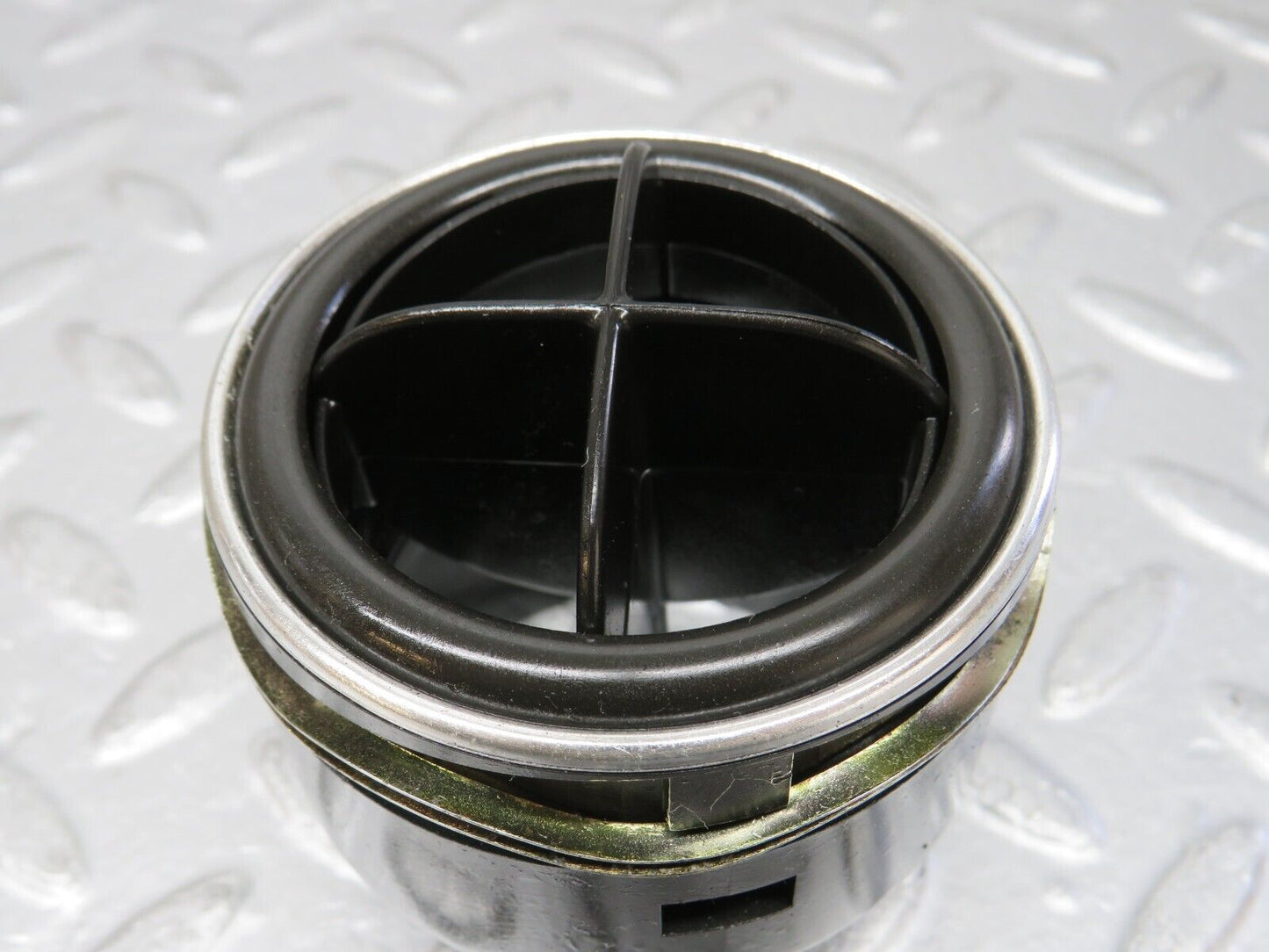 32747 Mercedes-Benz C107 R107 Dashboard Air Vent