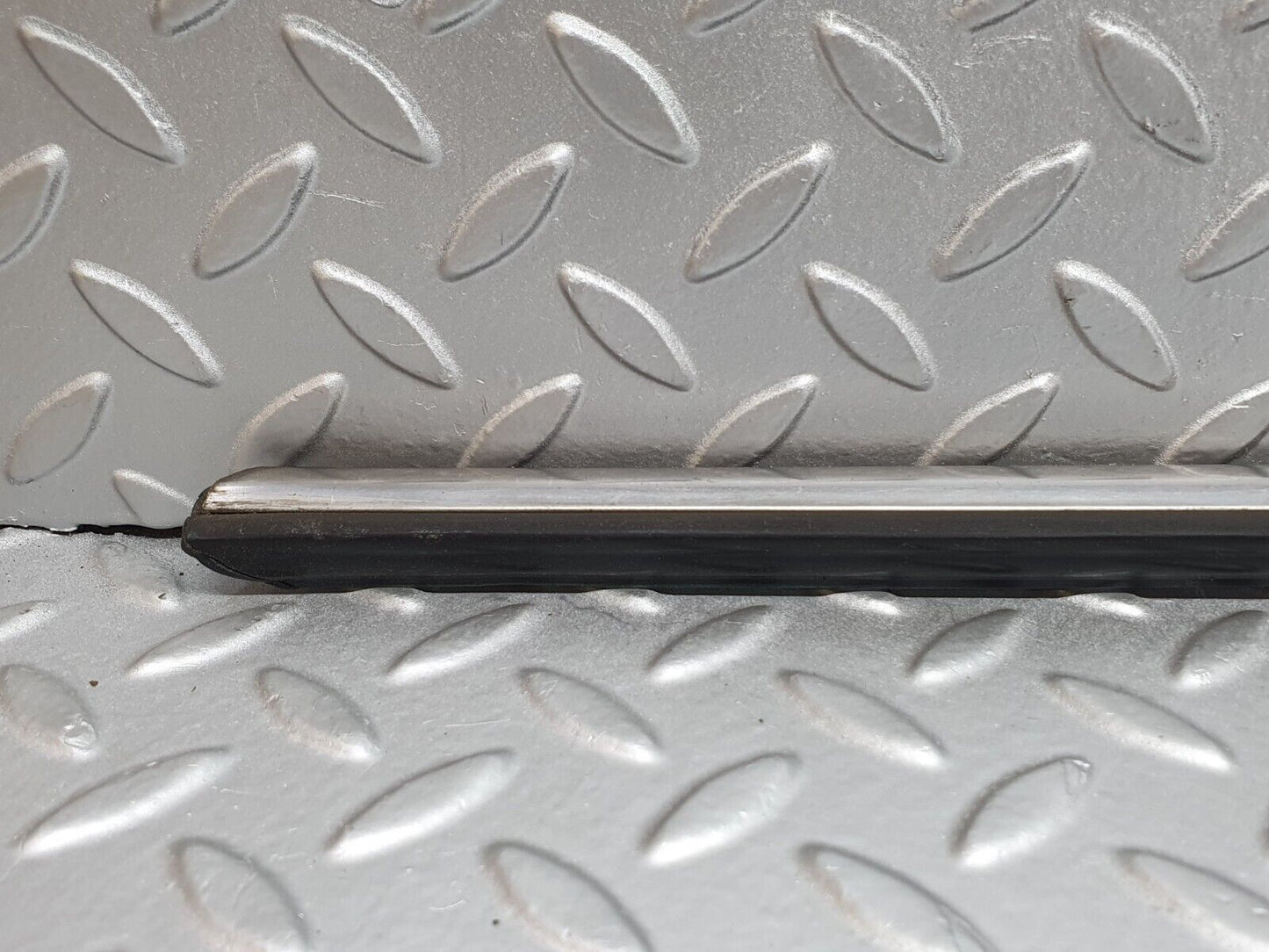 43459 Mercedes-Benz W108 280SE Front Right Fender Centre Moulding Trim