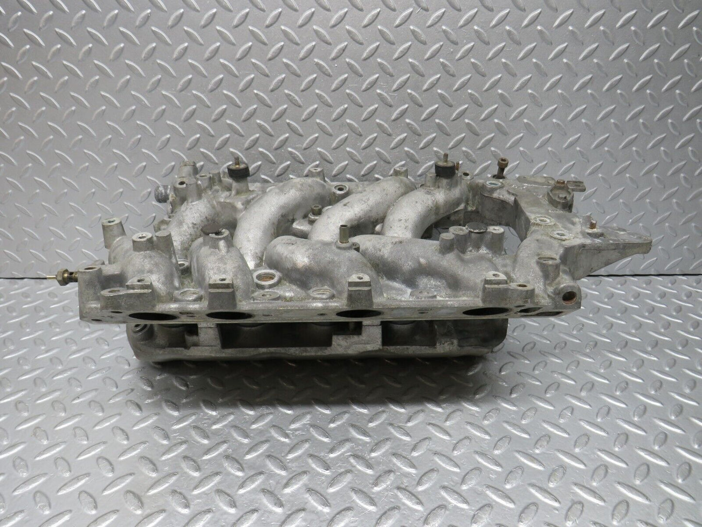 39292 Mercedes-Benz R107 500SL Air Intake Manifold 1171413401 1161415301