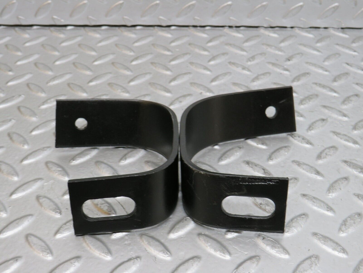 29673 Mercedes-Benz W123 230E Front Bumper Bracket