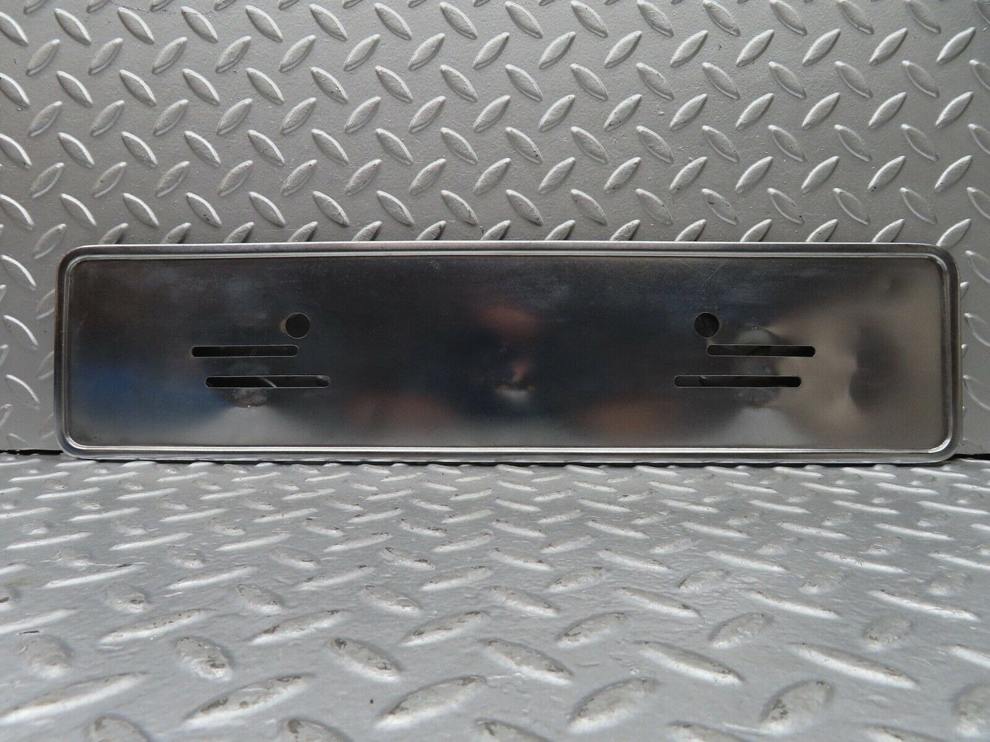 18605 Mercedes-Benz W120 W121 Ponton number Plate Holder