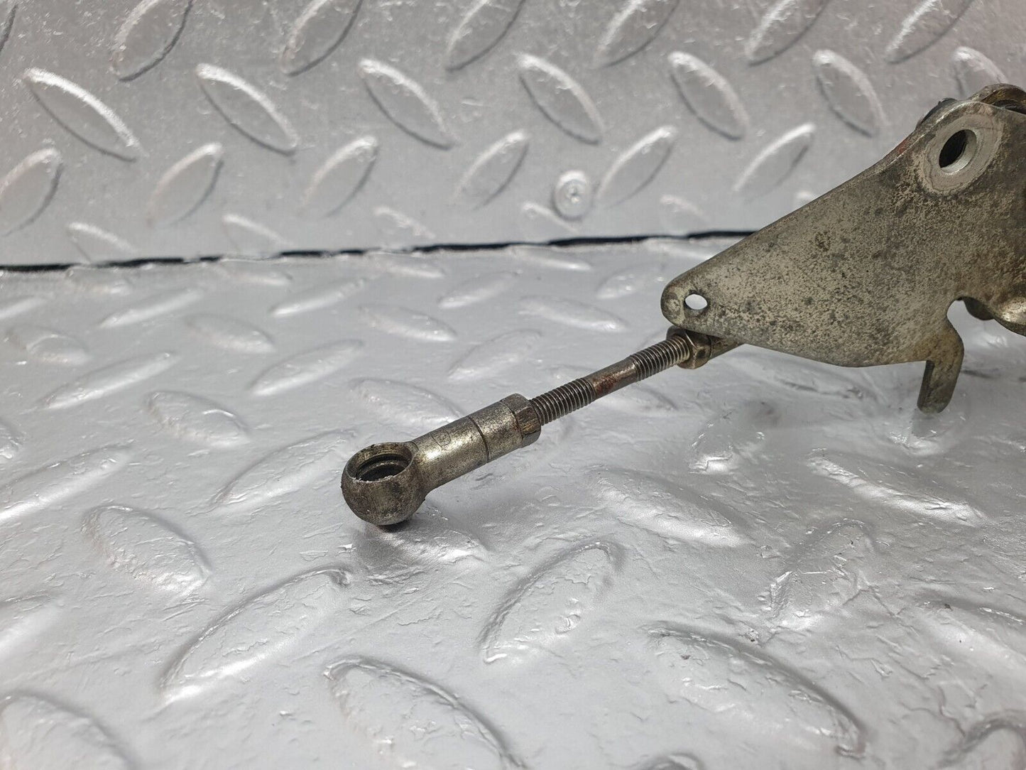 42864 Mercedes-Benz W201 190 Throttle Linkage 1040702321