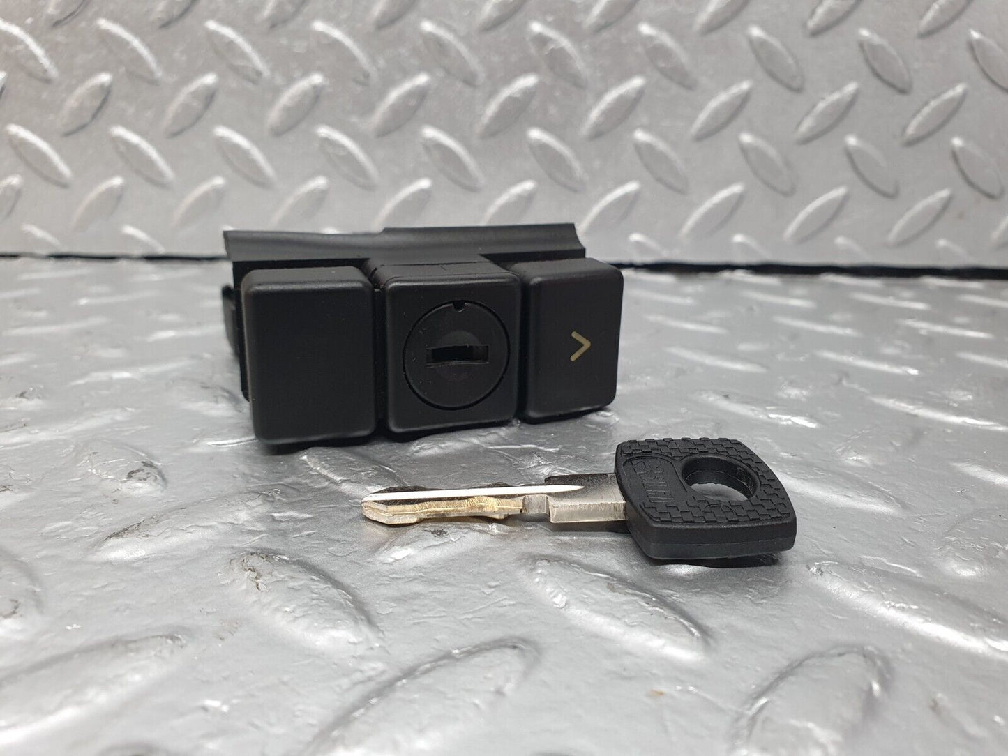 42574 Mercedes-Benz R129 320SL Coupe Glove Box Lock With Key 1298206810