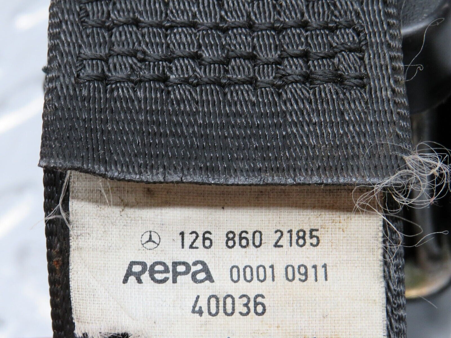 34397 Mercedes-Benz C126 380SEC Rear Seat Belt Set With Buckles 1268602185