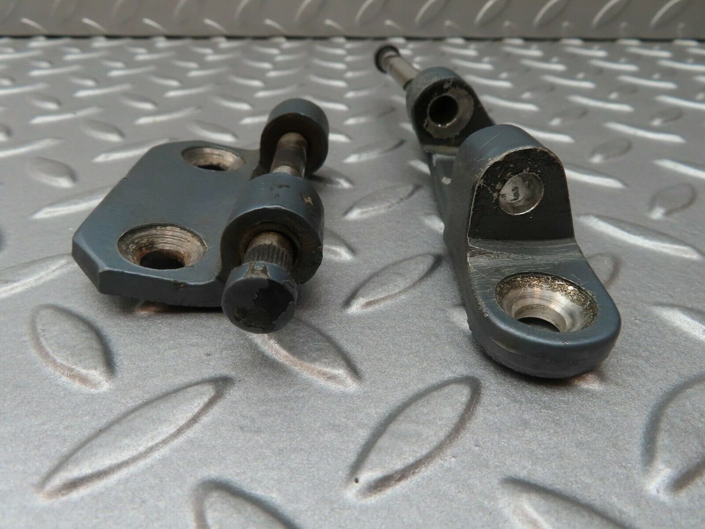4105 Mercedes-Benz W108 280SE Door Hinges Front Right