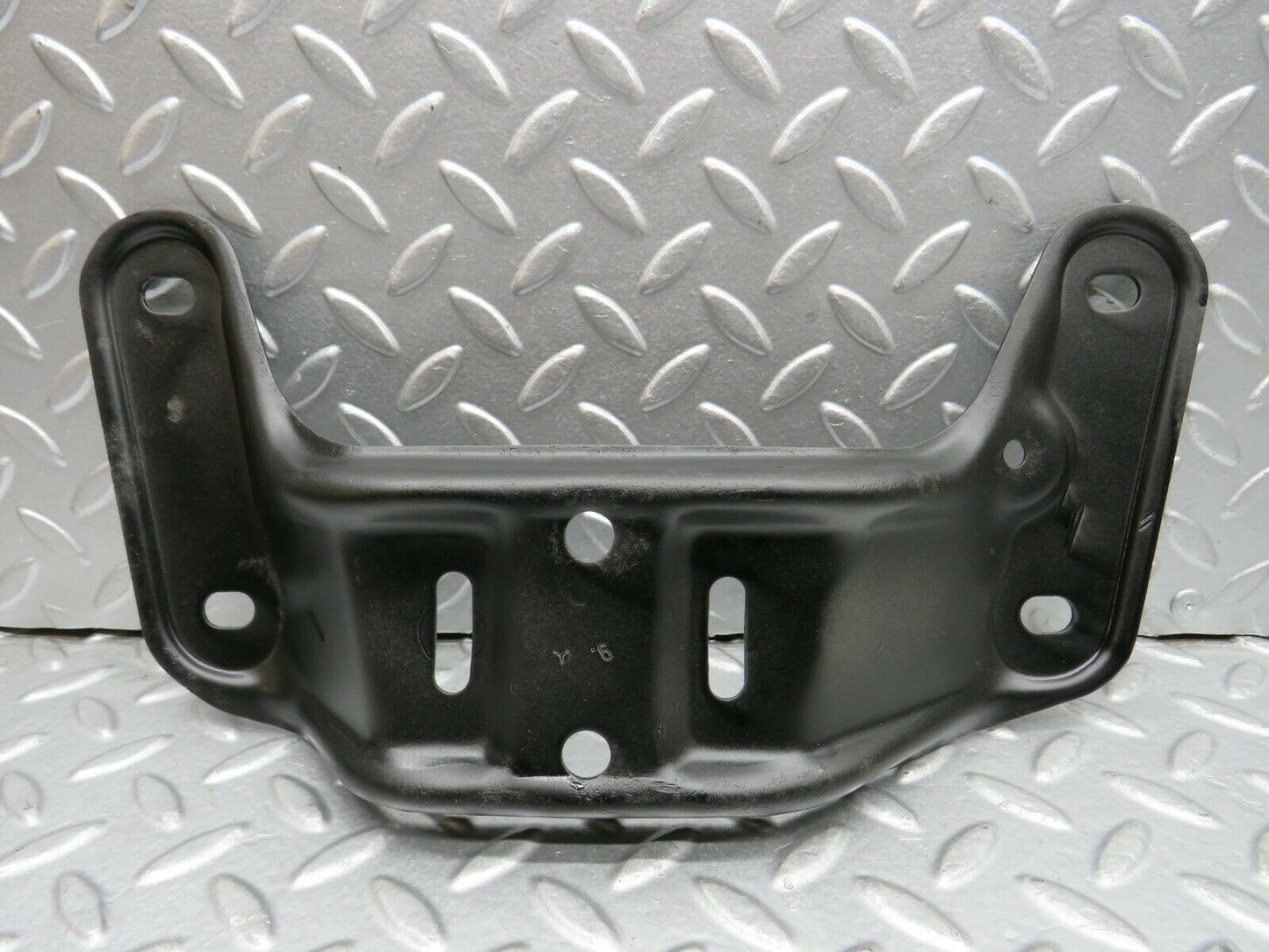 22011 Mercedes-Benz S123 280TE Wagon Gearbox Mount Bracket
