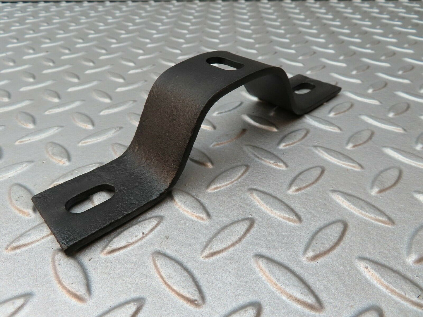 4695 Mercedes-Benz W114 280CE Coupe Front Left Bumper Bracket