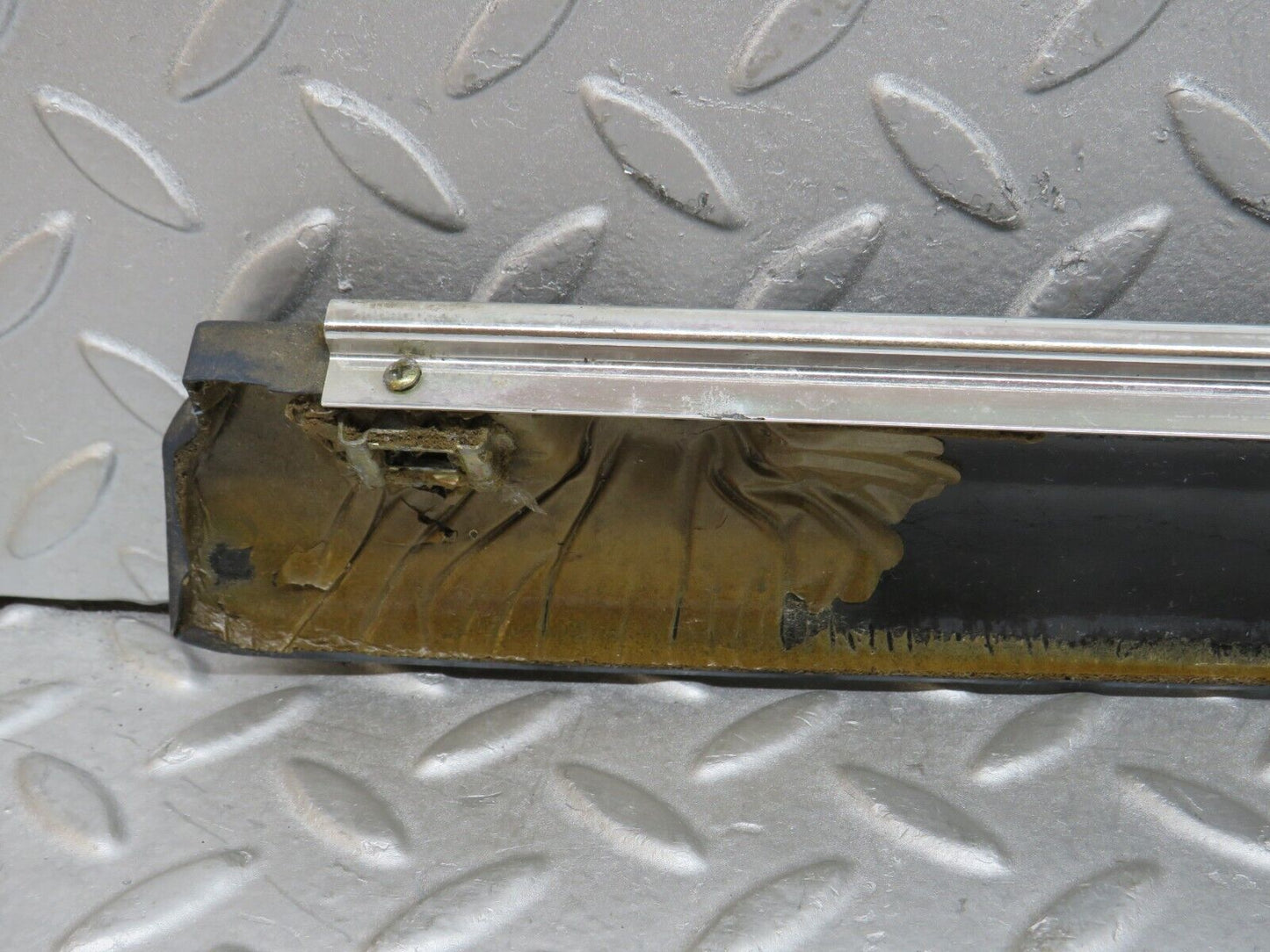 37333 Mercedes-Benz W109 300SEL Front Right Door Card Top Trim Blue
