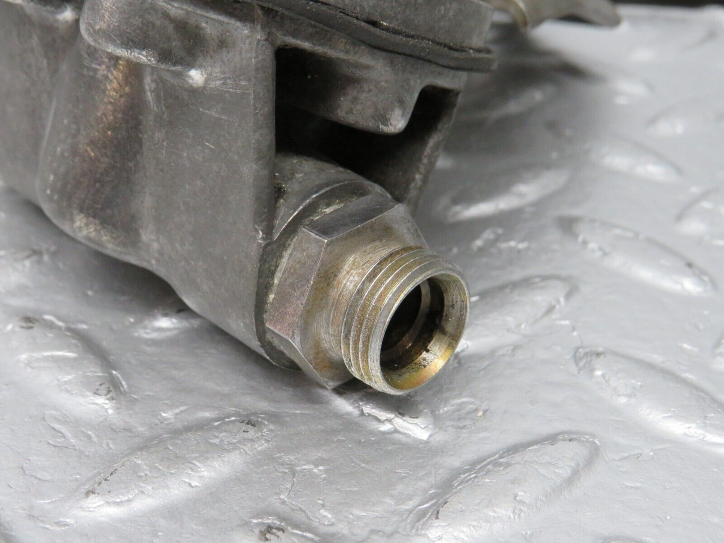 39888 Mercedes-Benz R107 350SL Oil Pressure Damper 1161870494 1161870196