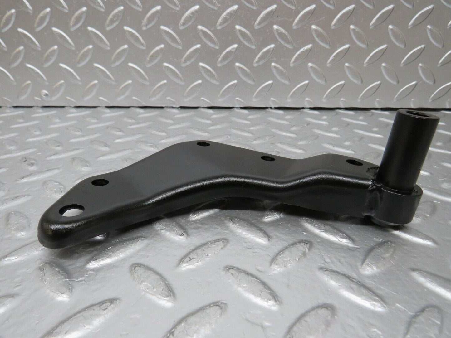 25554 Mercedes-Benz W123 200 Alternator Generator Bracket