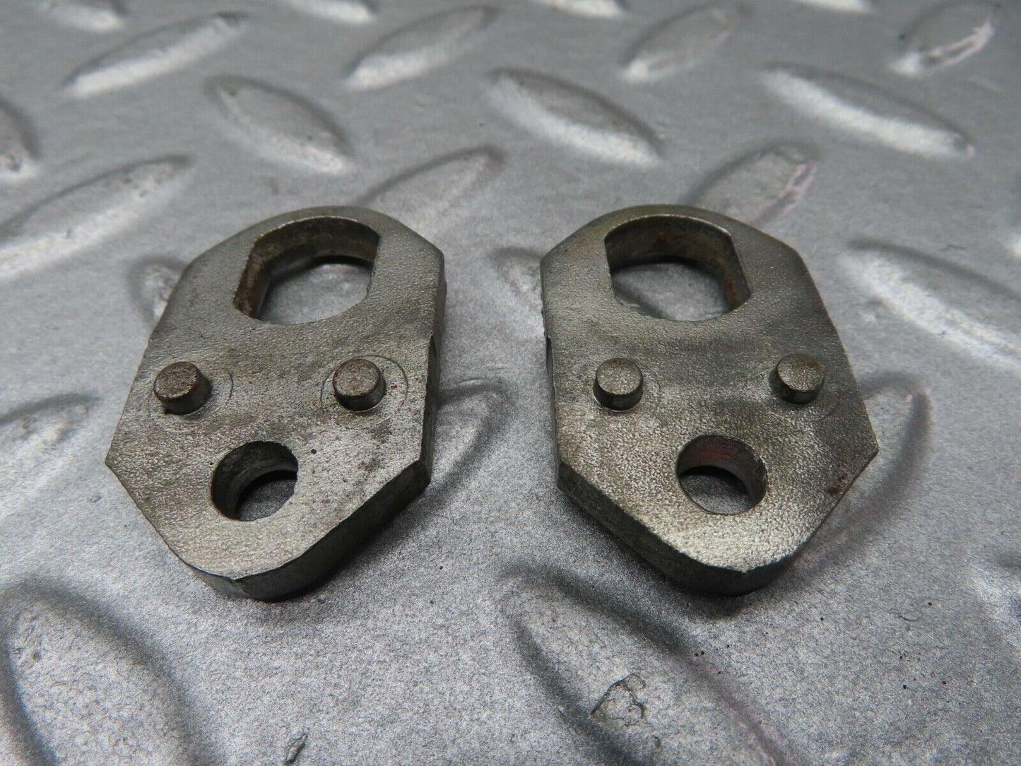 16743 Mercedes-Benz C107 380SLC Fuel Injector Bracket Pair