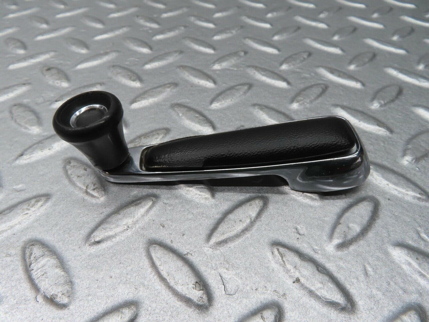 13122 Mercedes-Benz W111 220S Window Lifter Crank Handle