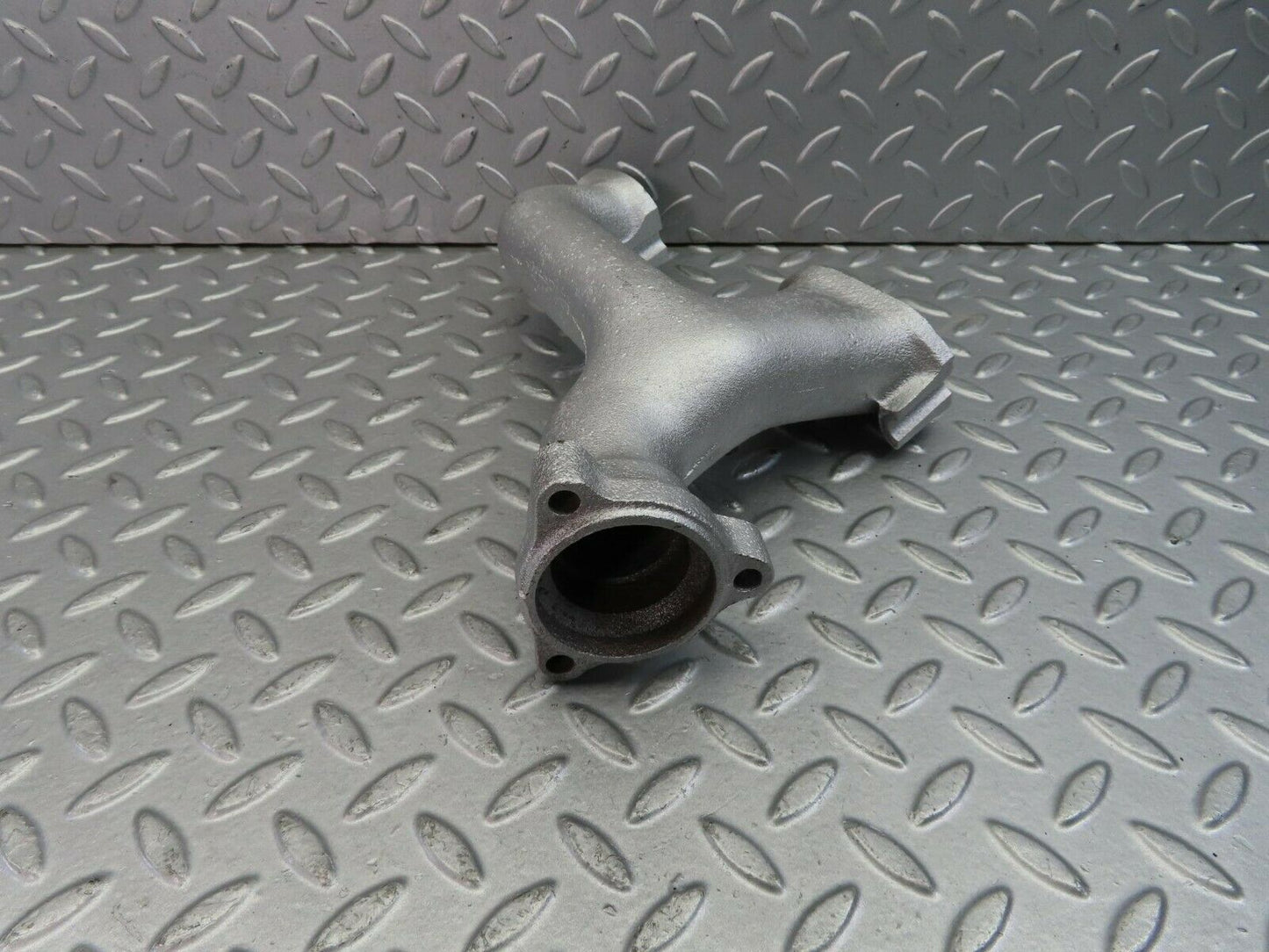 9089 Mercedes-Benz W111 Exhaust Manifold 1271420702