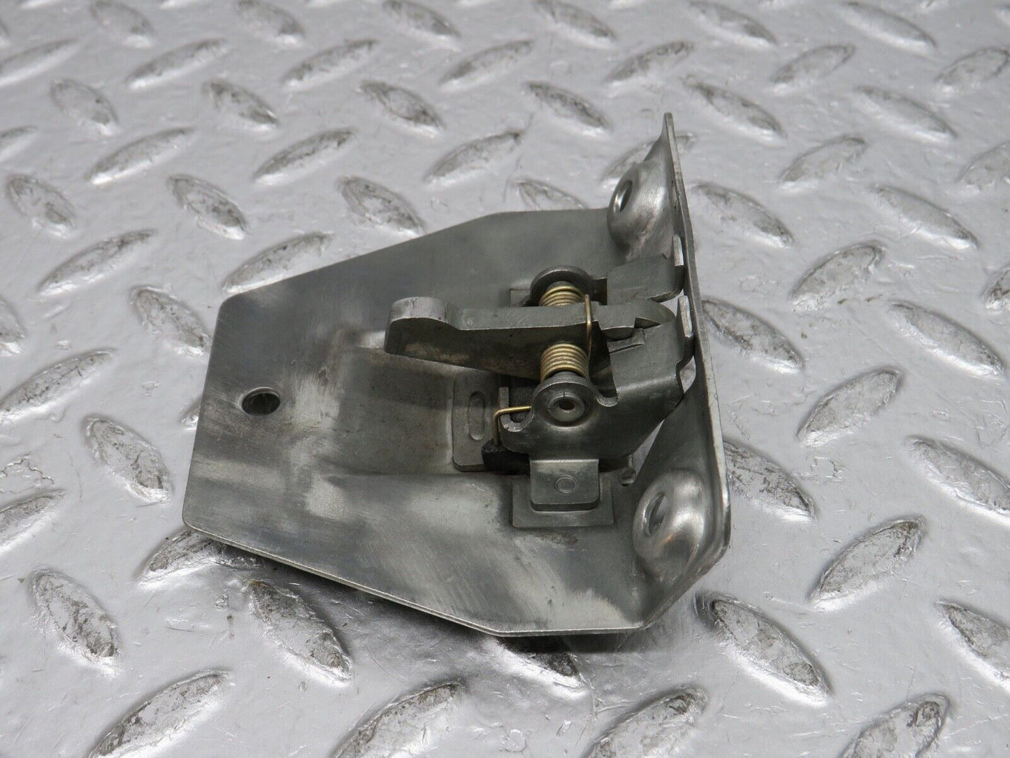 0401 Mercedes-Benz C107 350SLC Coupe Trunk Boot Lock Latch 1137500285