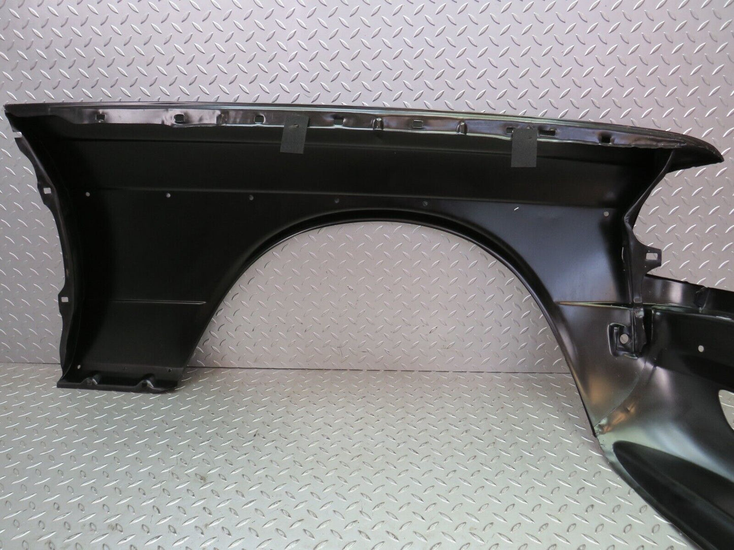 27093 Mercedes-Benz W123 280E Front Left Wing Fender
