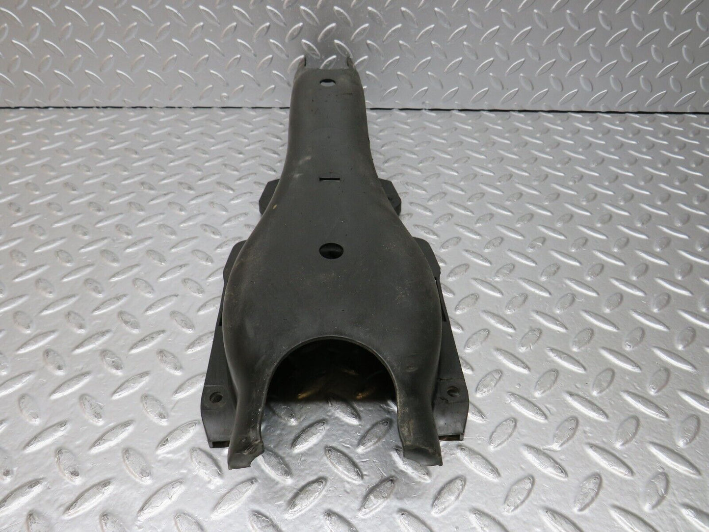 30210 Mercedes-Benz W220 S430 Rear Left Control Arm Cover 2203521188